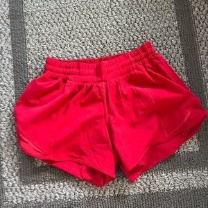 red lululemon hotty hot shorts